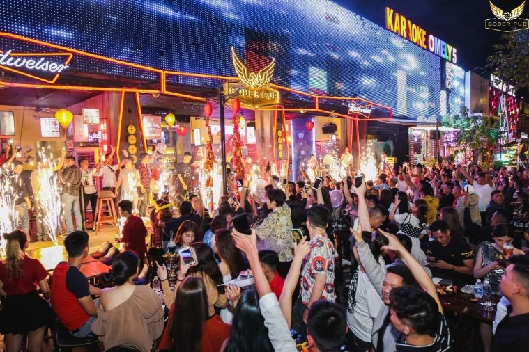 Golder Pub - Quy Nhơn